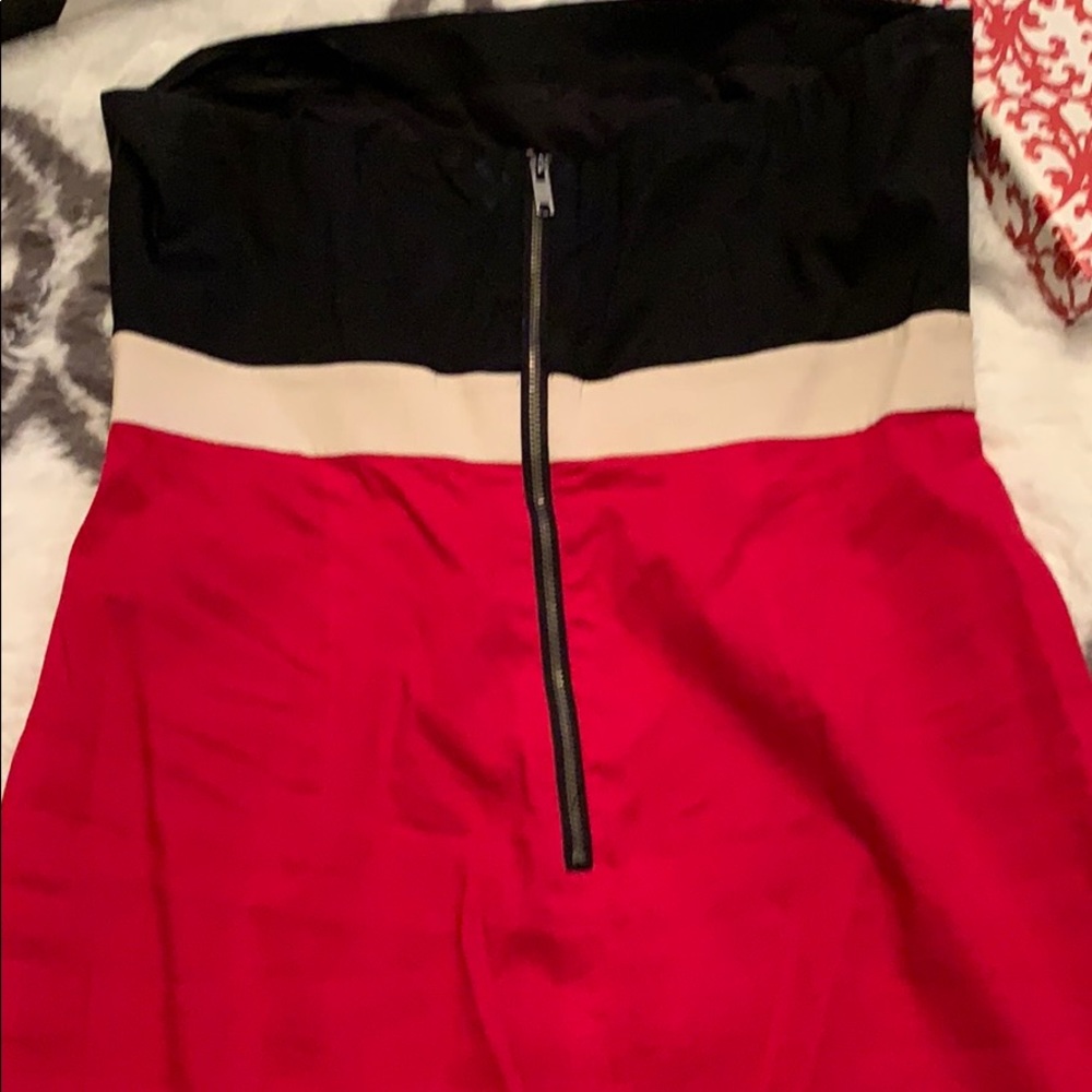 Sexy Strapless DKNY red/black dress 👗 - Picture 4 of 7